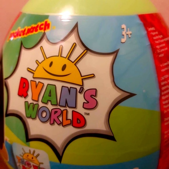 Ryan's World TAG with Ryan Giant Egg - Exclusive! - Picture 5 of 6
